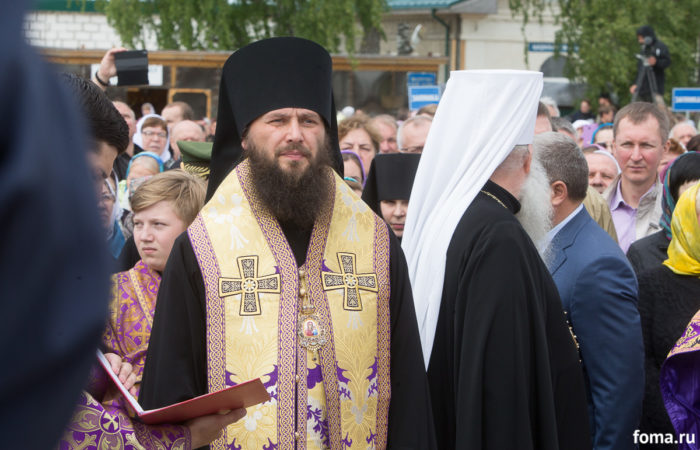 В Годеново освящен памятник семье Николая II